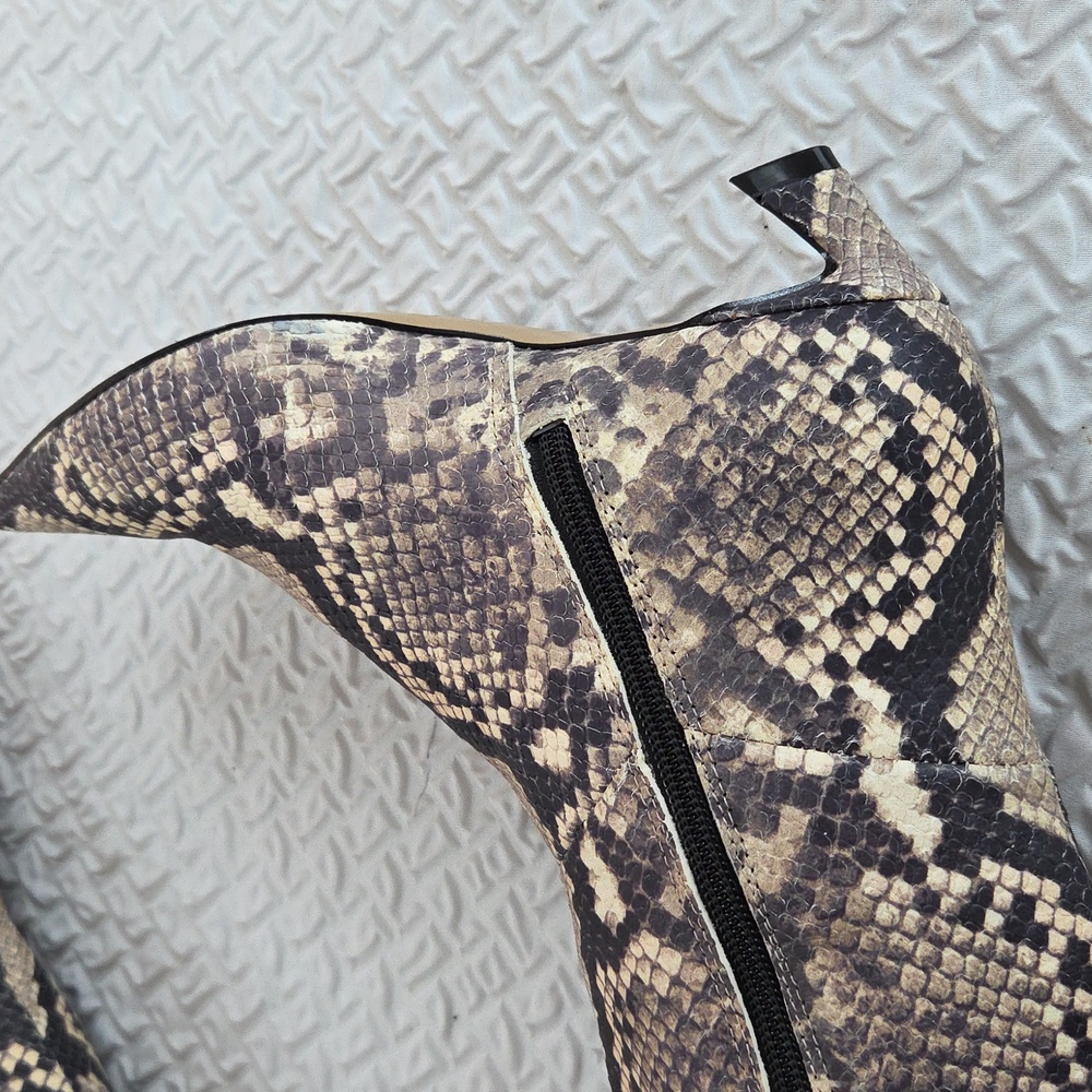 Gianni Bini Leather Boots 6-1/2M Knee High Gray Brown Kitten Heel Snake Pattern - Picture 14 of 16